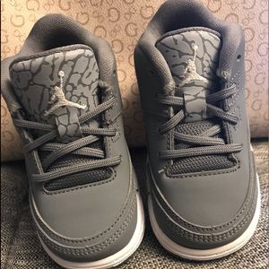 Baby Jordan’s 🖤 size 5